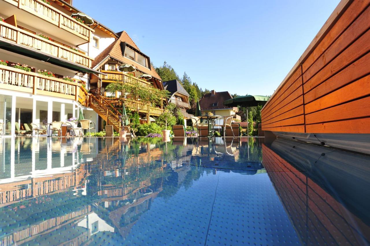 Erfurths Bergfried Ferien & Wellnesshotel Hinterzarten Exterior foto